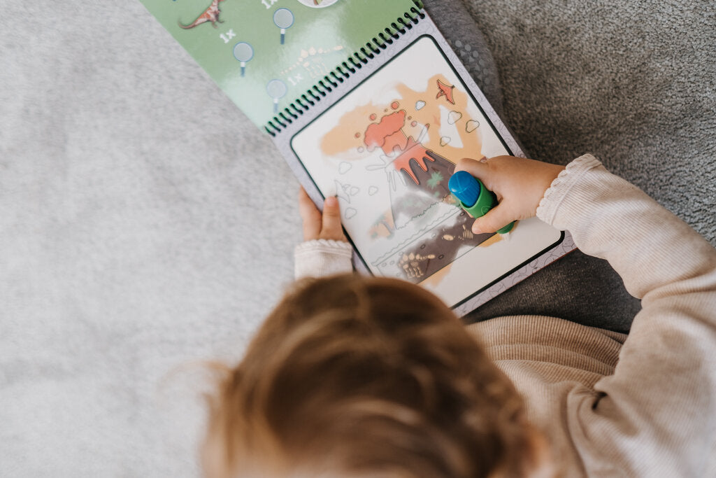 Water Magic painting – a small miracle that will entertain your children with no mess!